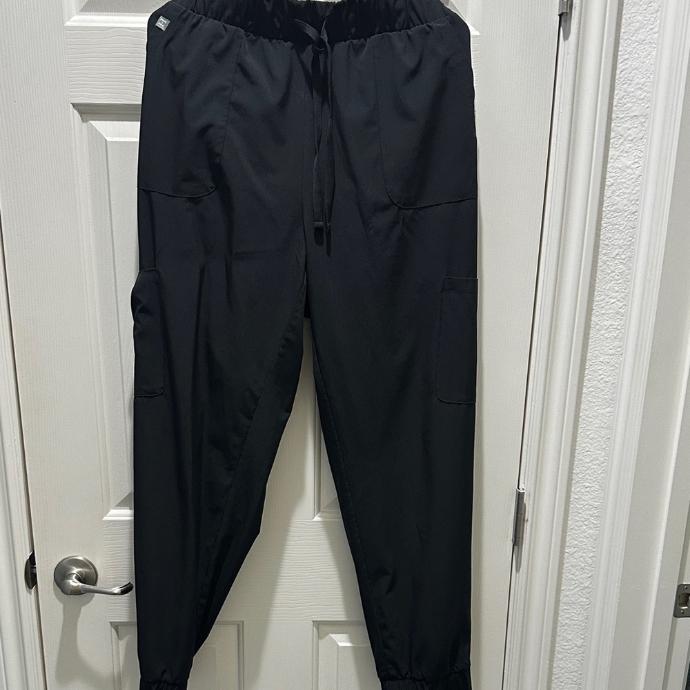 Hanes scrubs pants.